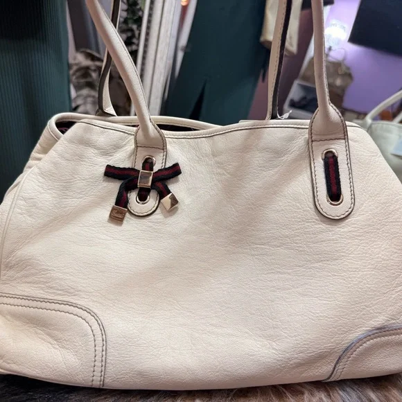 Gucci White Leather Privacy Tote - excellent pre loved condition - Picture 1 of 12